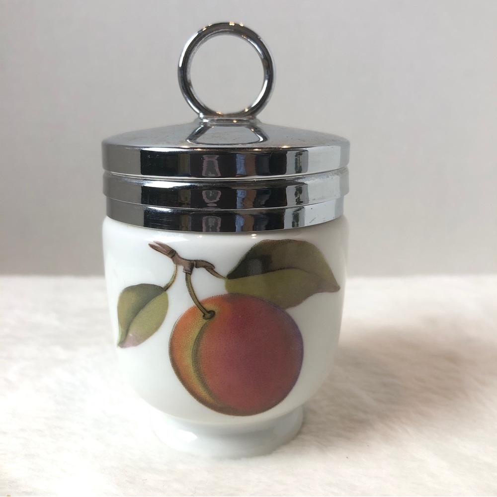 Royal Worcester Evesham Gold Porcelain Egg Cobbler Peach Berry England Baby Food
